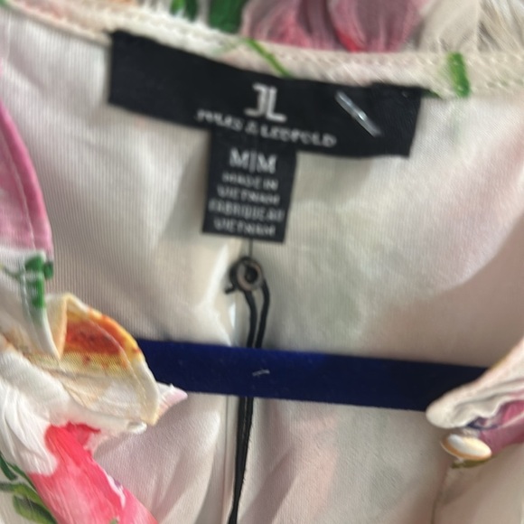 Floral Women's Top - Picture 2 of 3